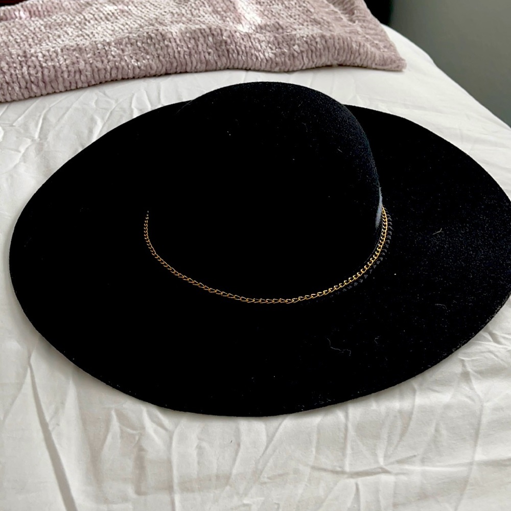 Black wool felt hat With gold trim